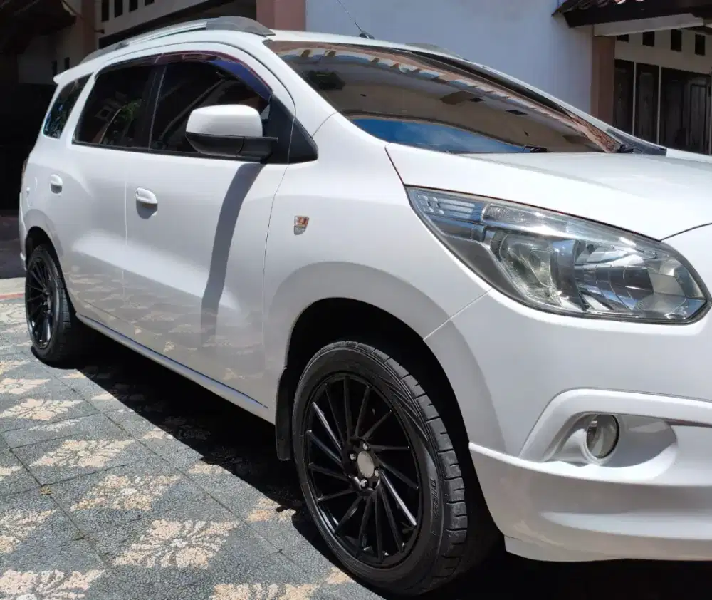 Jual Chevrolet Spin 1.5 LTZ 2013 AT