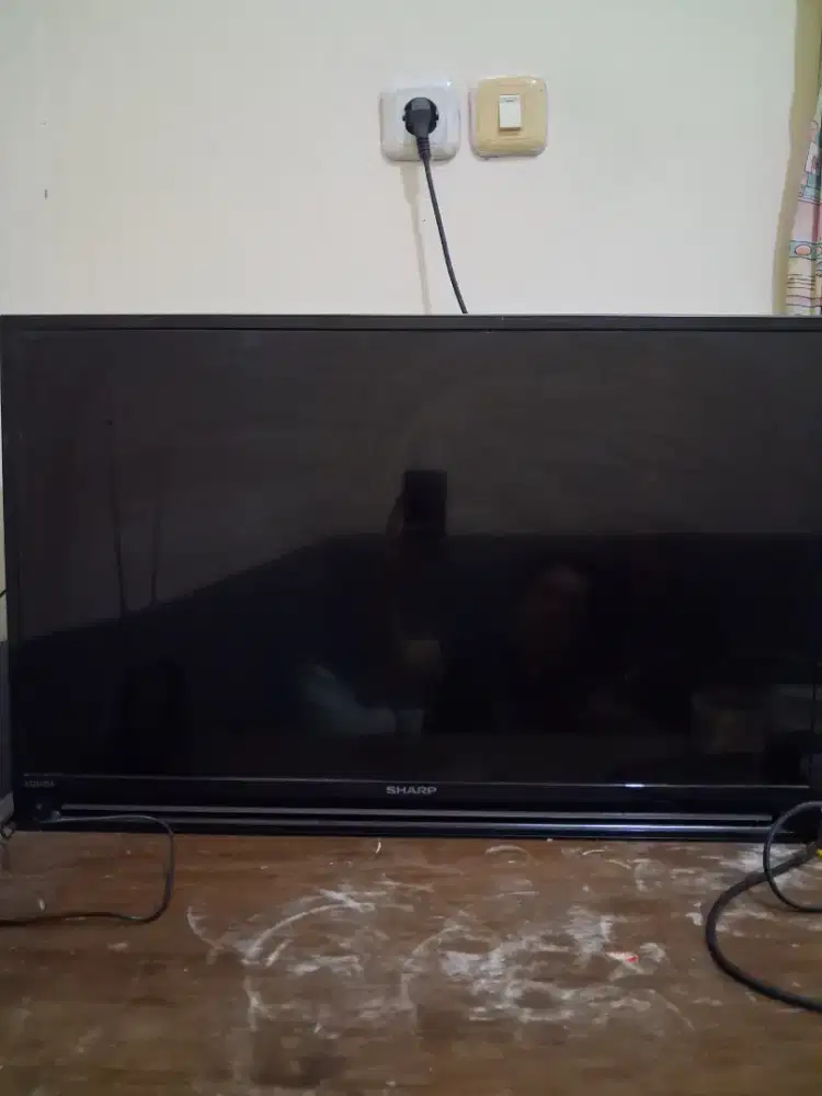 TV LED SHARP 32 inchi