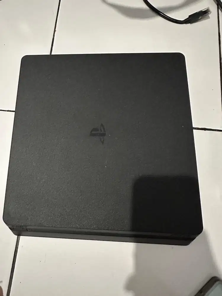 Ps4 slim 1 tb free kaset 3