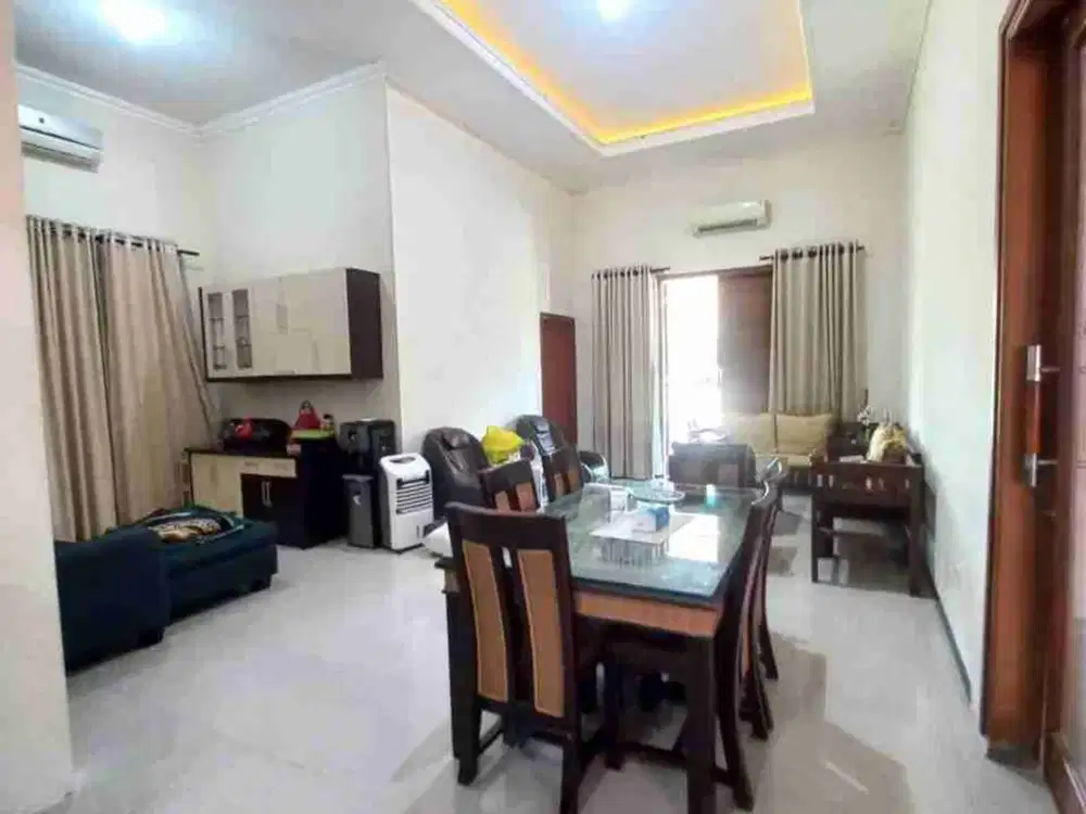 rumah di graha estetika 3 menit ke Undip