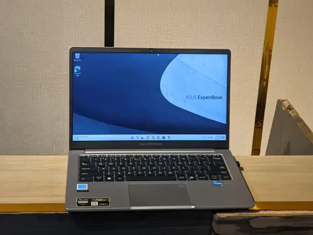 Laptop Asus Expertbook P1403CVA i3 Gen 13 Ram 8 GB SSD 512 Like new