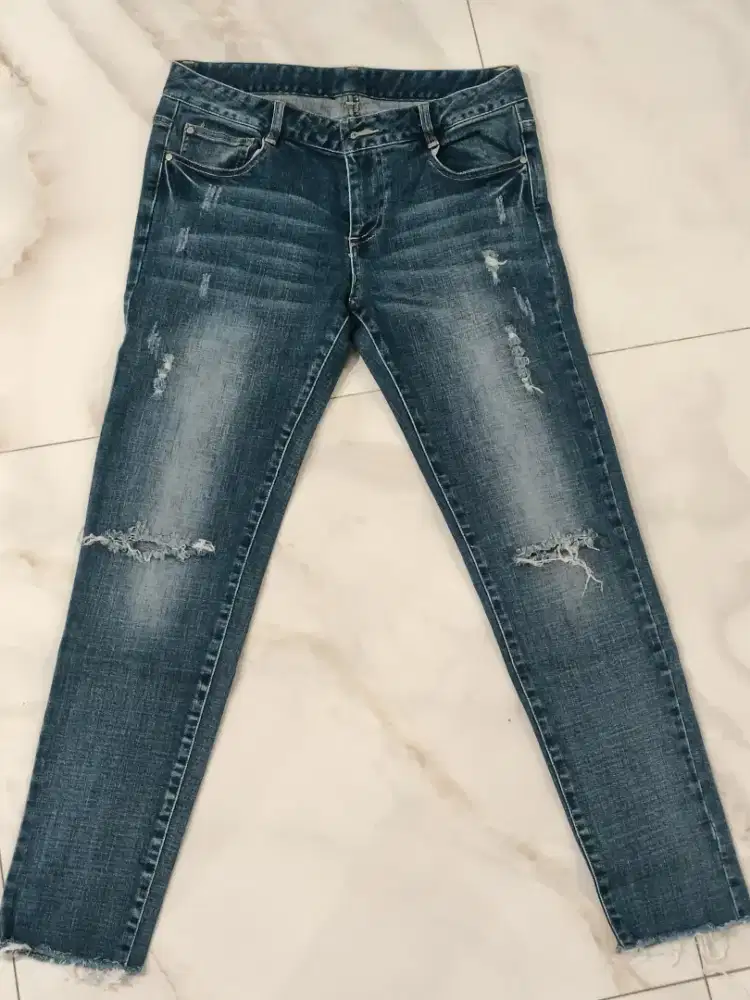 Ripped skinny jeans, preloved