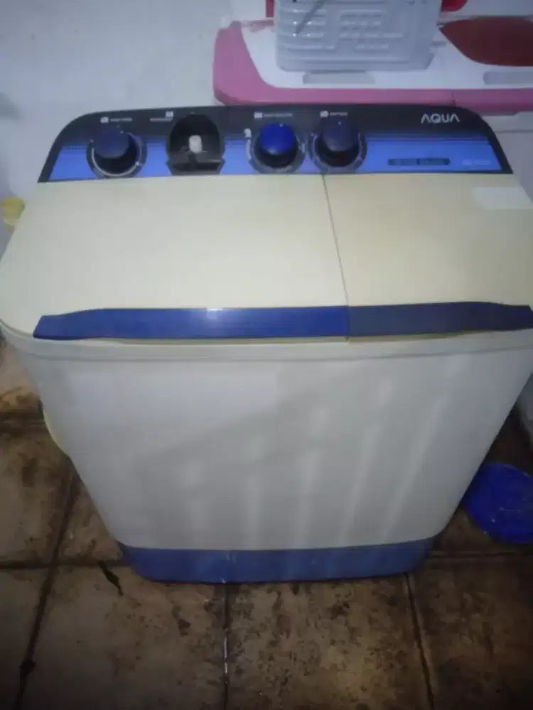 Mesin cuci 2 tabung merk AQUA 7,5 kg normal nego tipis
