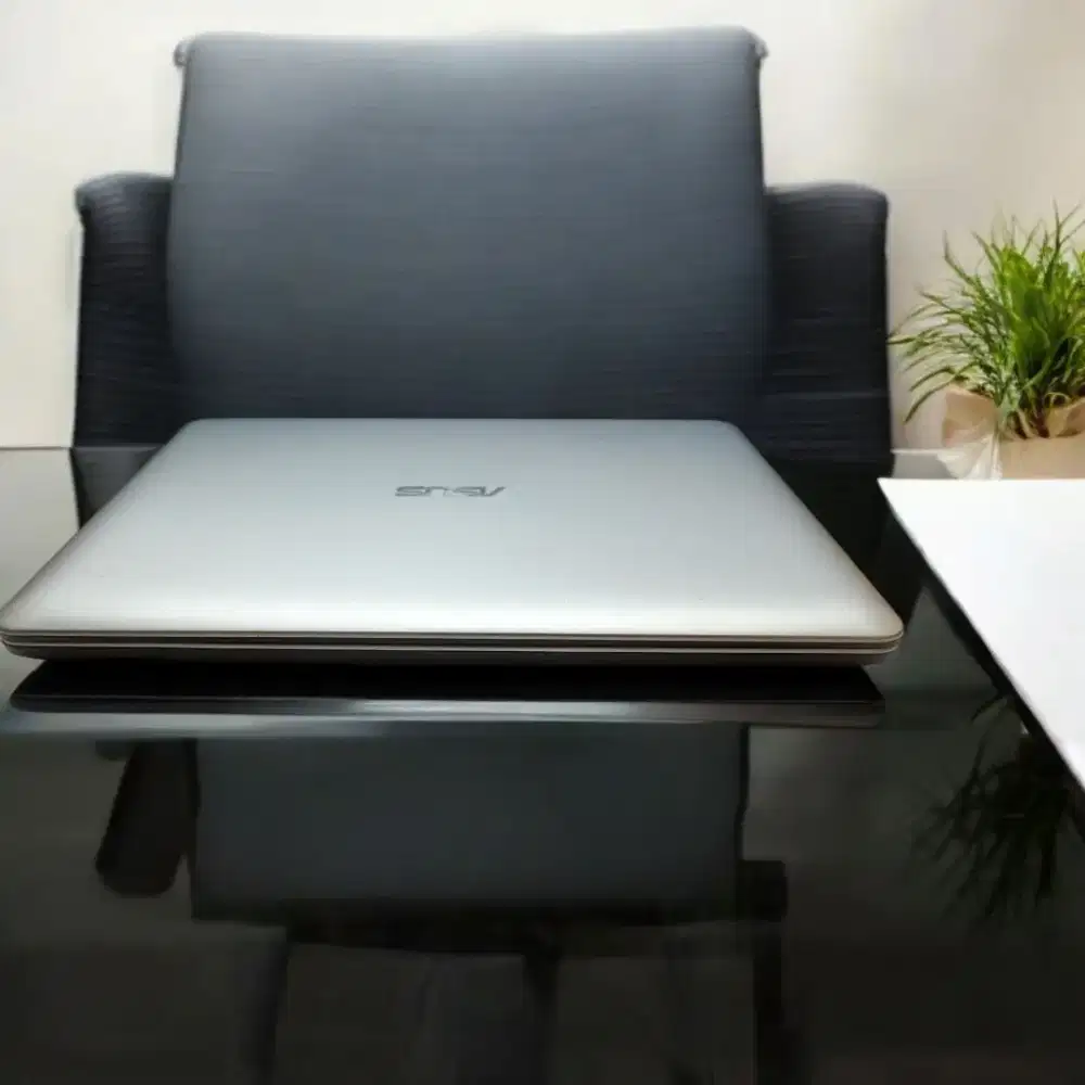 Laptop Asus VivoBook Mulus Normal Siap Pakai