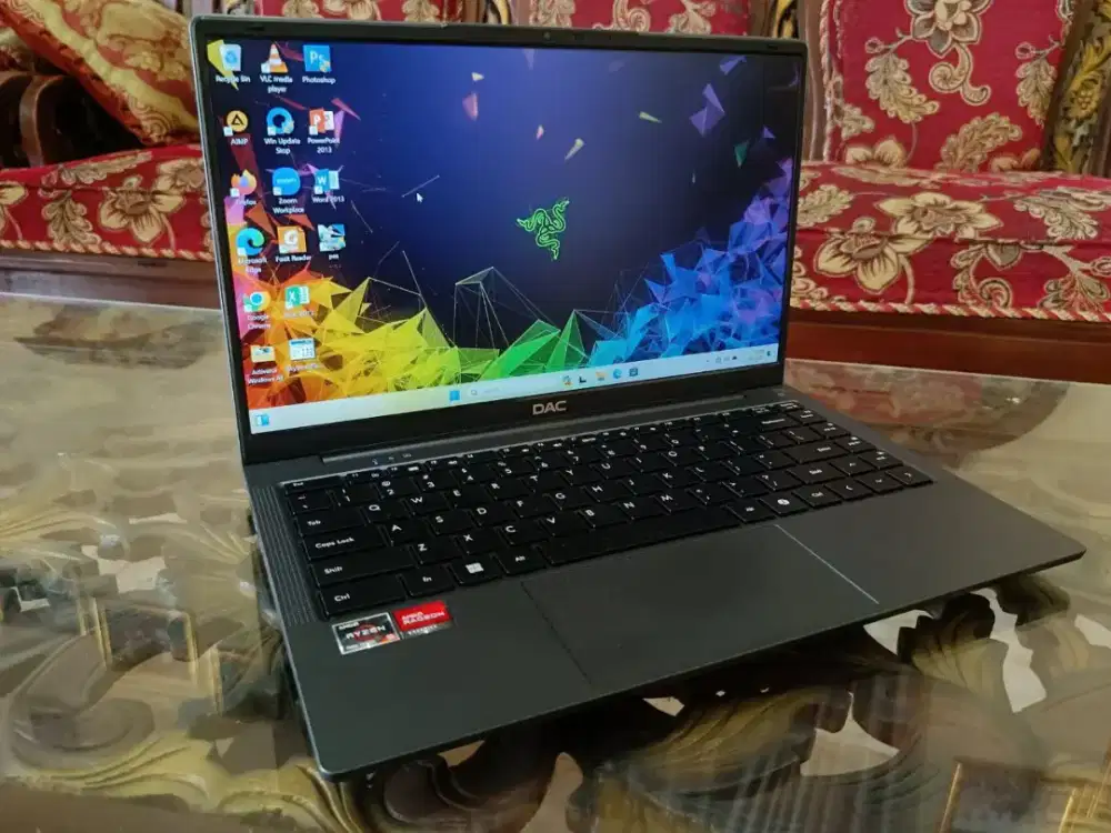 Laptop Gaming AMD Ryzen 5 7430 RAM 8GB Slim