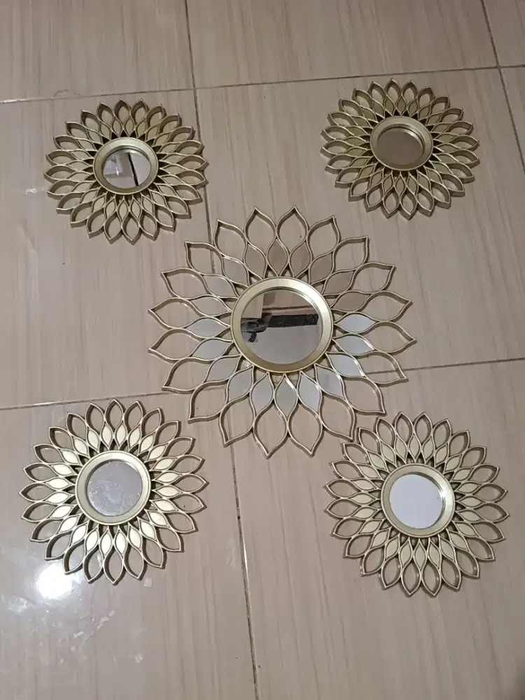 Hiasan Dinding Sun Informa