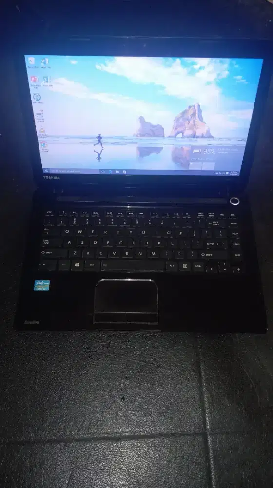 Laptop Toshiba satelit c40-a core i3 ram 8gb