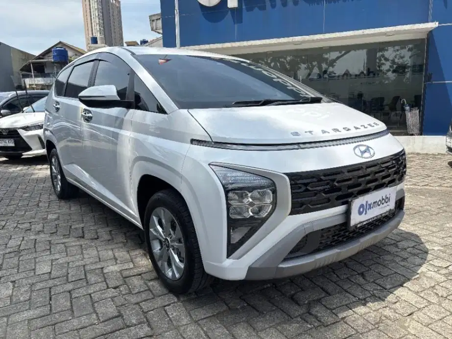 DP MURAH Hyundai Stargazer 1.5 Trend Essential Bensin-AT 2025 Putih