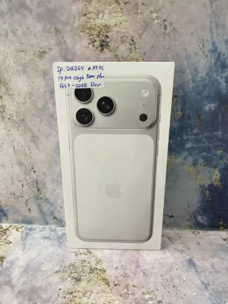 Di jual HP NEW IPHONE 17 PRO MAX warna SILVER 512GB IBOX