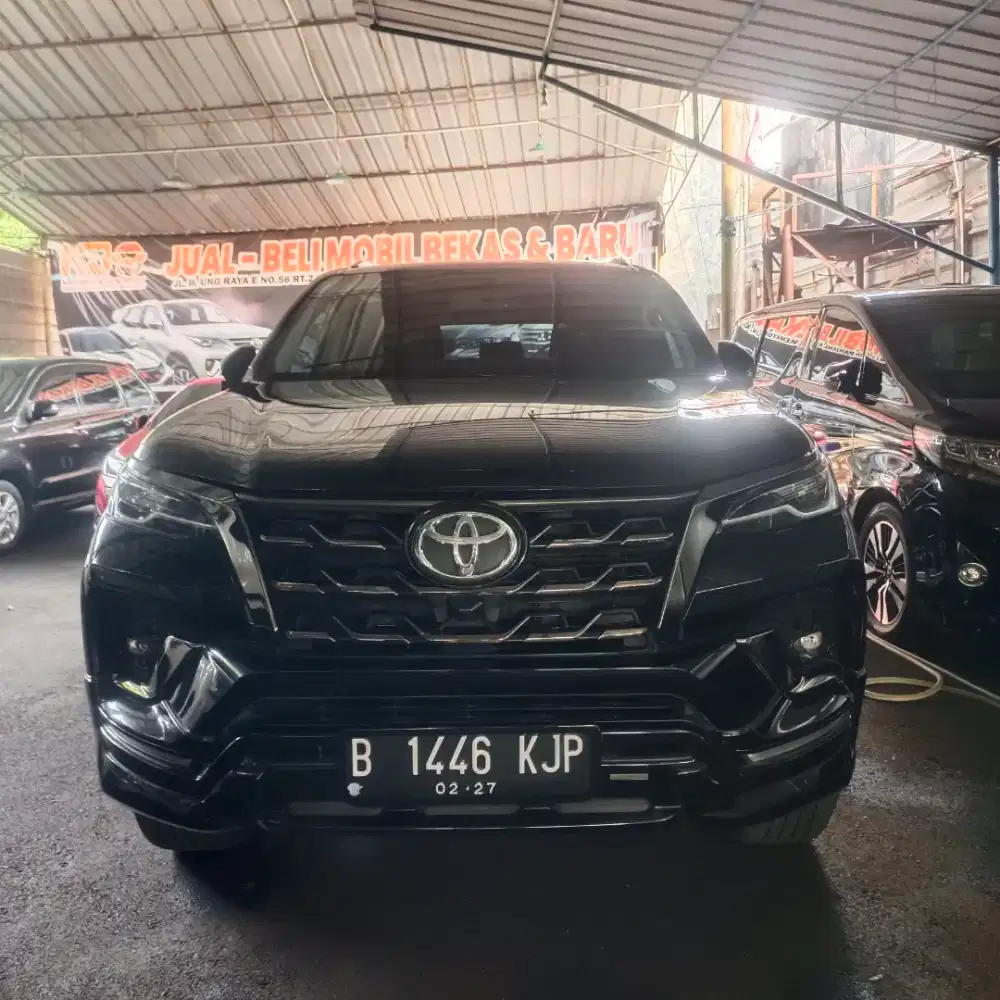 Fortuner GR Sport 2.8 Diesel Matic 4x2 Hitam  Nopol B Genap 2022