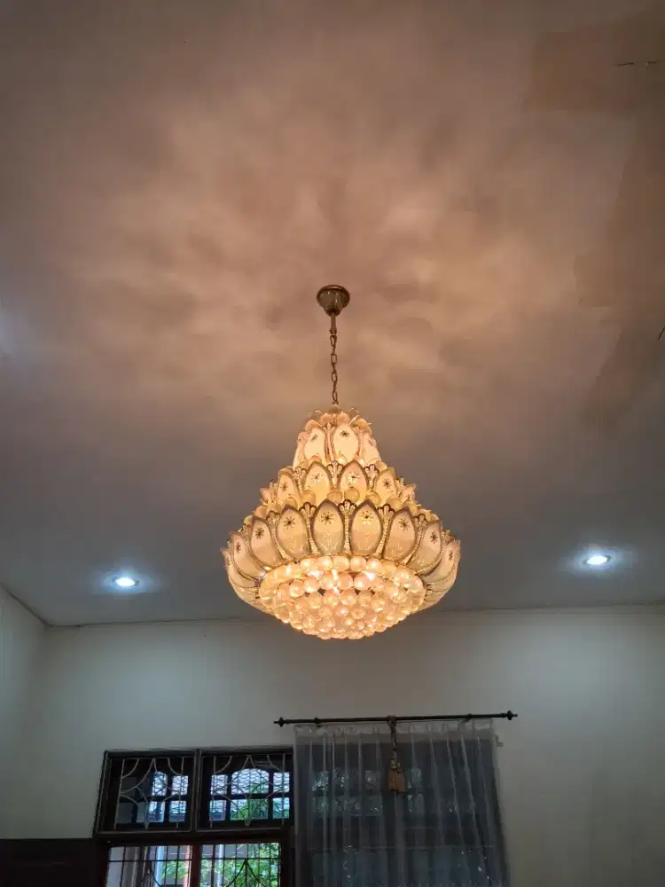LAMPU  HIAS GANTUNG Model teratai 3 susun