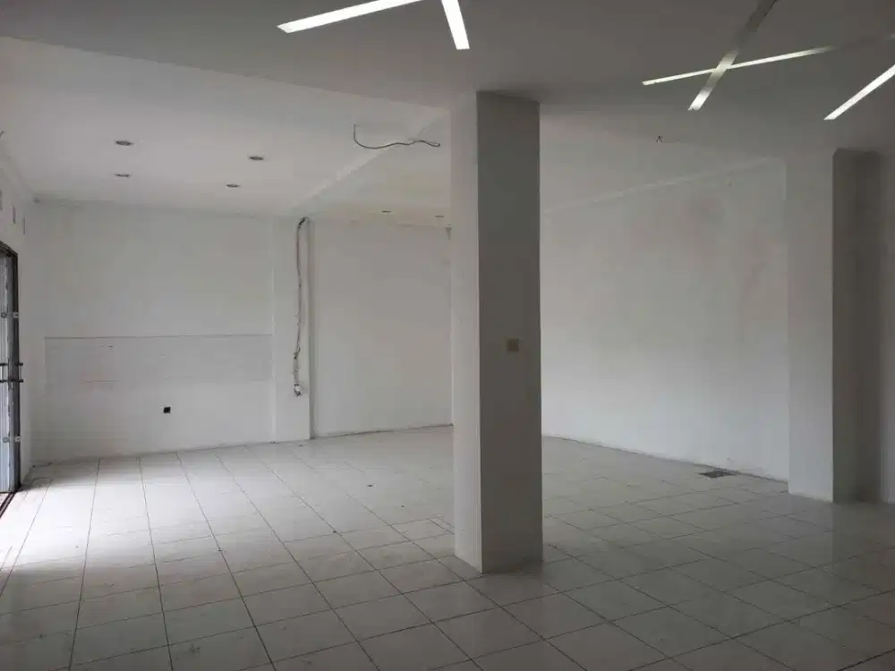 DISEWAKAN RUKO 2lt 
cimareme

Lt 151
Lb 100
Lm 10
km 2
listrik 2200wt
sible+ filter
carport 4
SHM