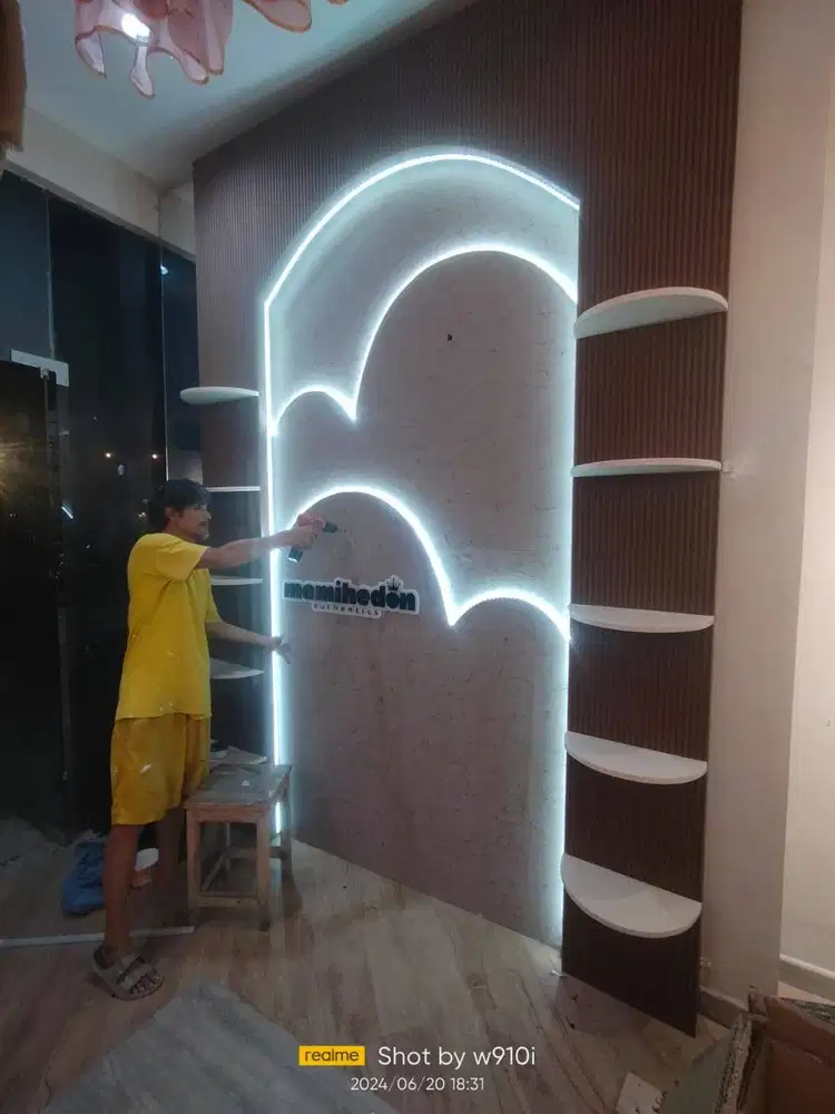 Furniture kantor penyekat ruangan jasa' siap pasang keperluan industri