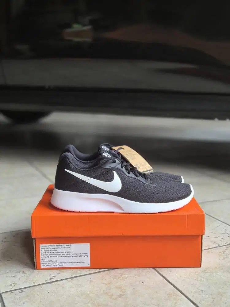 sepatu nike tanjun