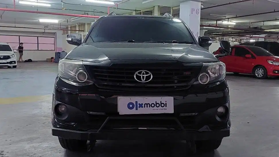TDP 11JT, TERMURAH Toyota Fortuner 2.7 G TRD Bensin-AT Hitam 2013