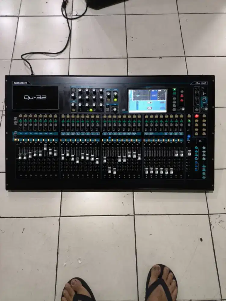Mixer Allen & Heath QU32 Normal OK