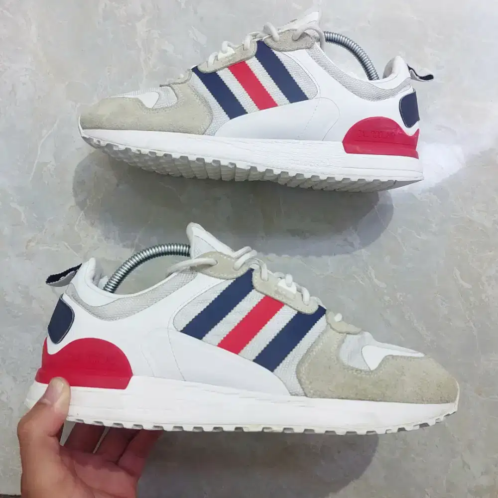Sepatu Adidas Zx 700 HD Size 42