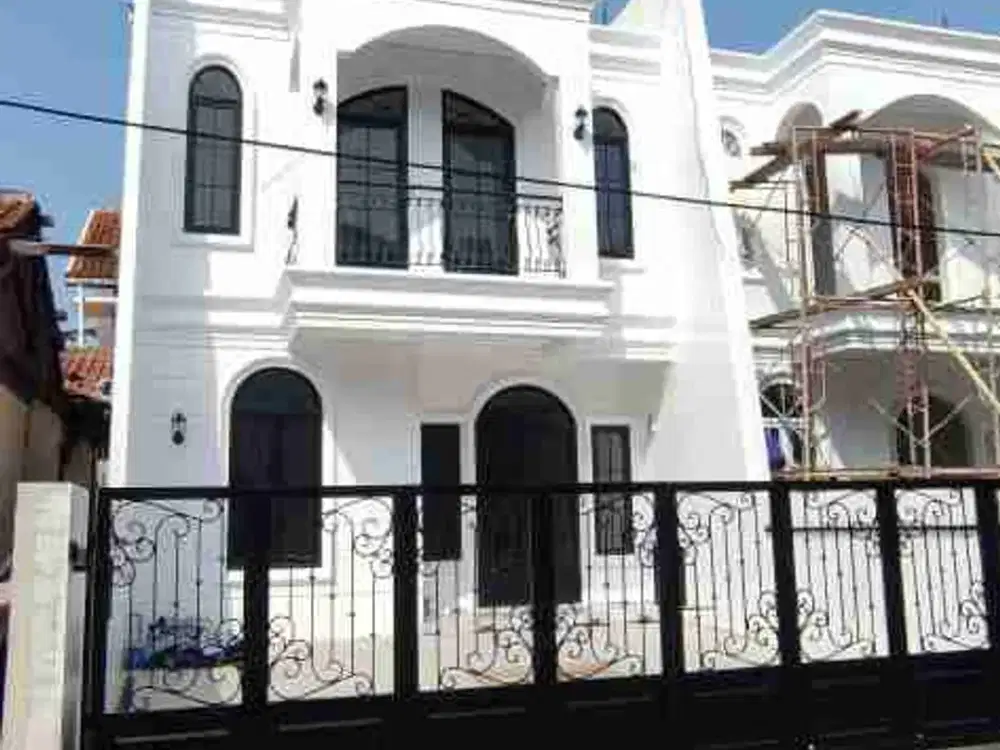 rumah baru mewah siap huni murah strategis di pusat kota dkt Buahbatu