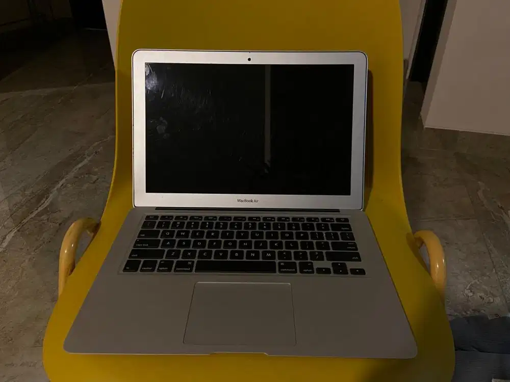 MacBook Air 2017 13 Inch i5 | RAM 8GB | SSD 128GB | Normal 100%