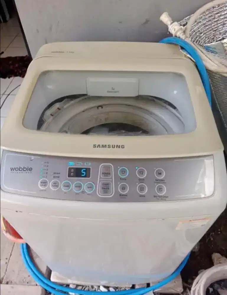 Mesin cuci otomatis merk samsung