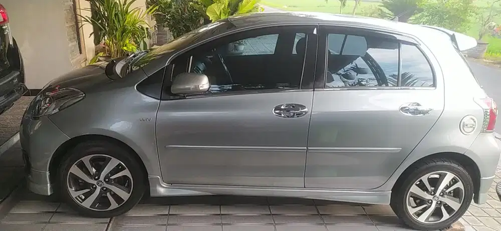 YARIS S LIMITED MATIC 2013 ISTIMEWA