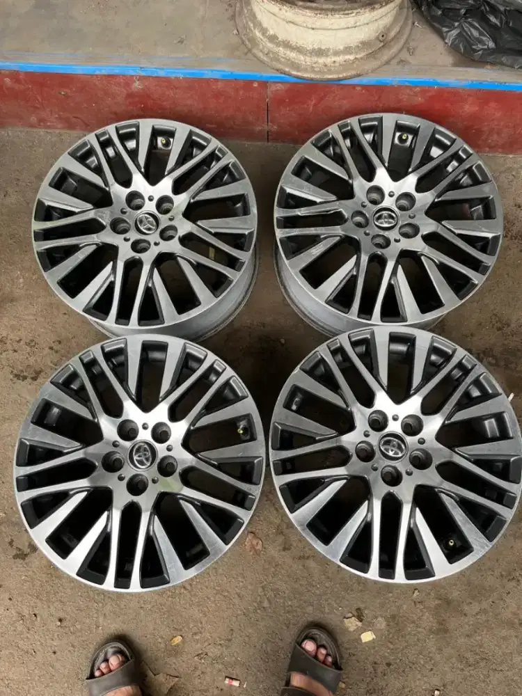 Velg original Toyota Vellfire ring 18 pcd 5x114,3 asli bawaan mobil