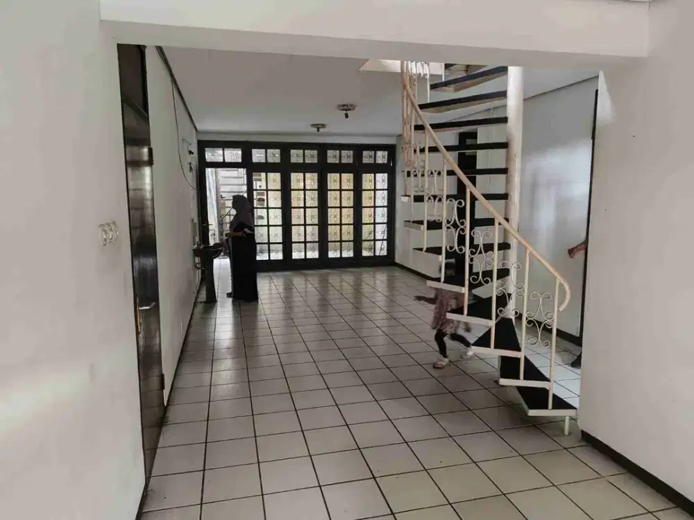 Disewakan Rumah cocok untuk Kantor / Rumah Tinggal daerah Suryalaya Barat, Buah Batu