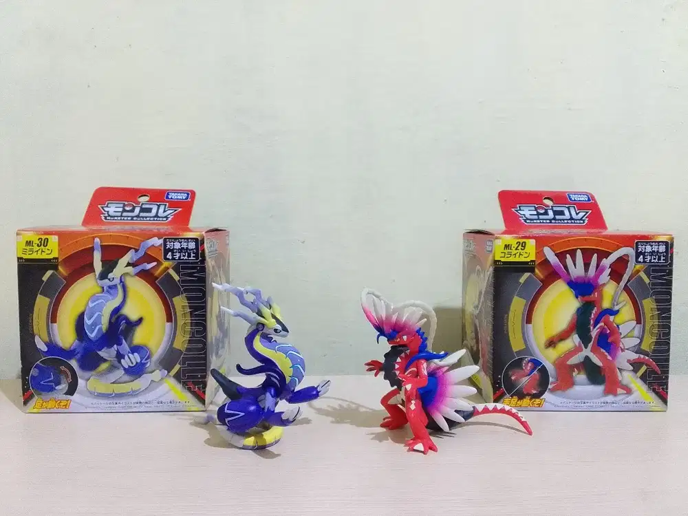 Figure Pokemon set Koraidon dan Miraidon Hypersize Moncole