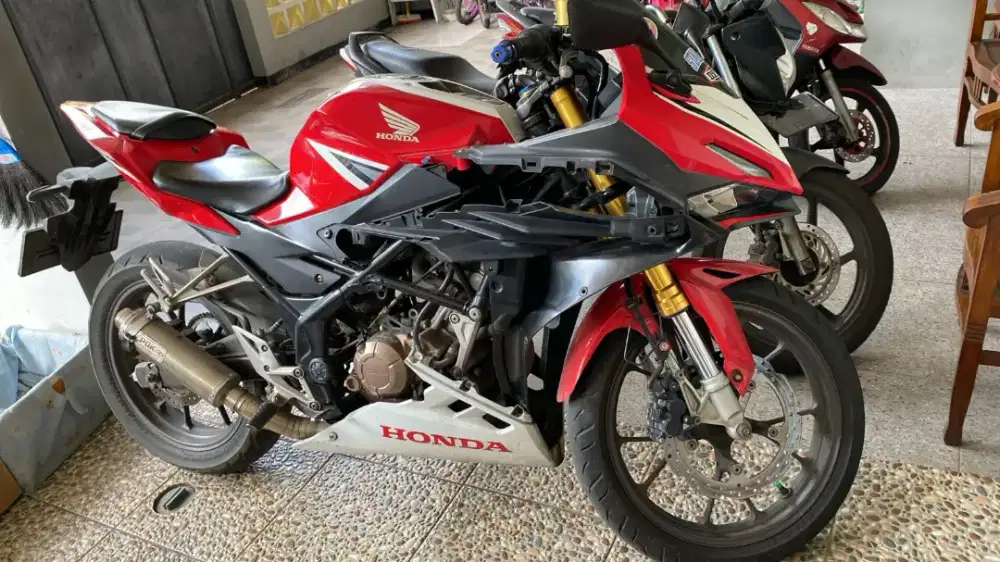 Honda CBR 150R 2021 - Motor Pribadi, Surat Lengkap, Harga Nego