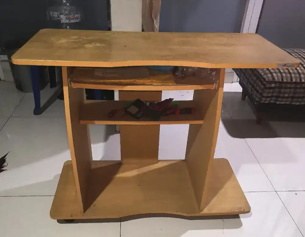 MEJA KOMPUTER DESKTOP DGN SLIDING KEYBOARD