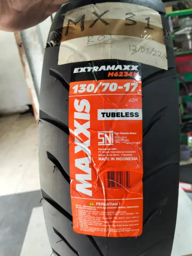 Jual ban maxxis extramaxx m6234w 130/70-17 th 08.22 hrg 400.000