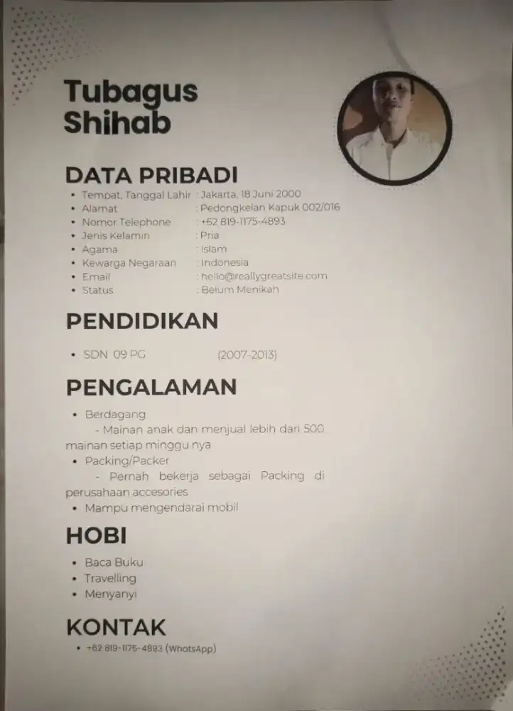 mencari pekerjaan :)