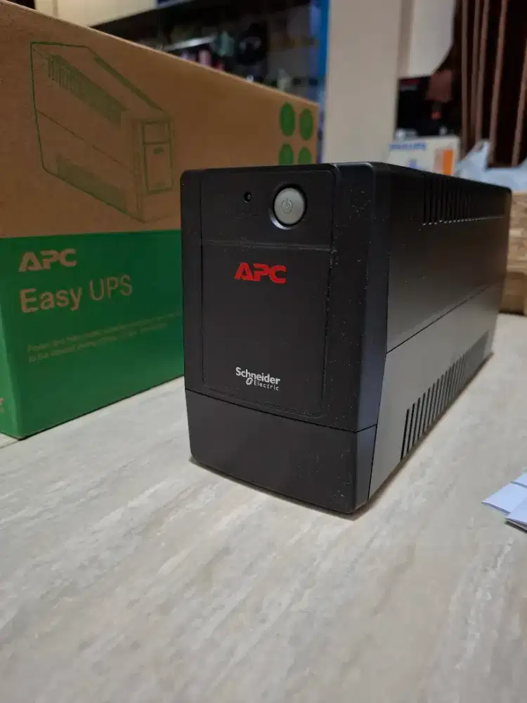 UPS APC BVG7001-GR APC Easy UPS 700VA
