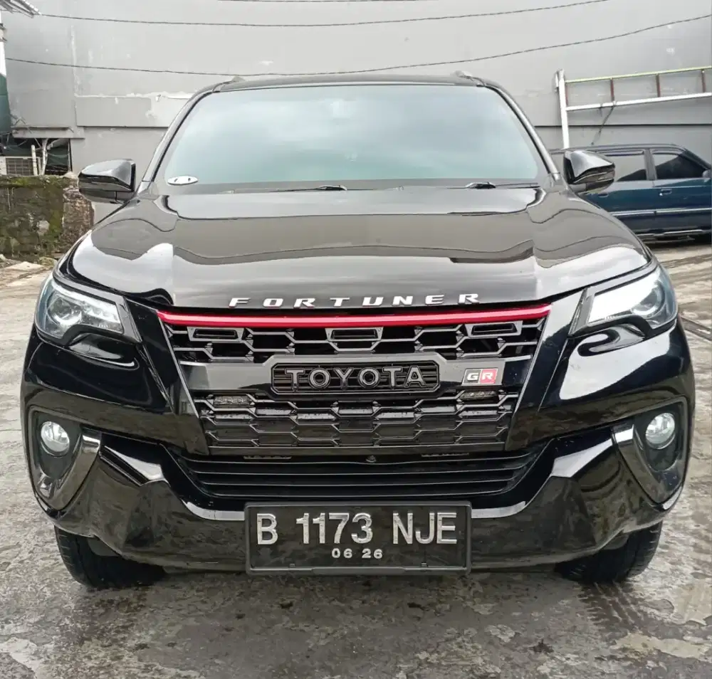Toyota New Fortuner 2.4 VRZ 4x2 AT Diesel 2016 Hitam Istimewa Sekali