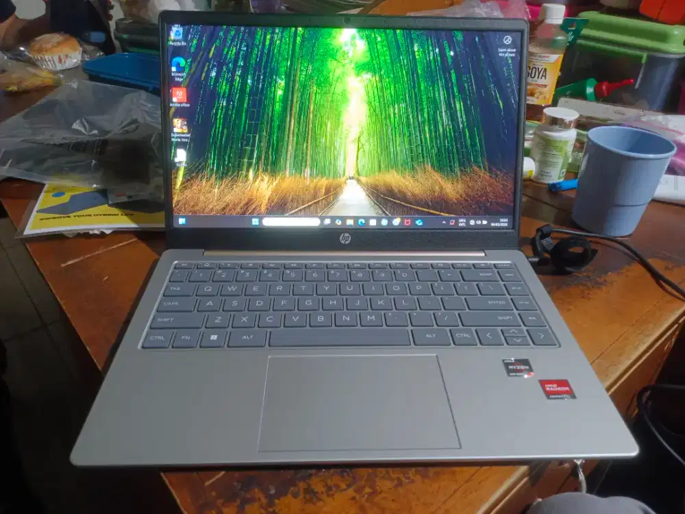 Laptop HP 14 Ryzen 3-7320 Ram 8GB/SSD 512GB FullHD Like New