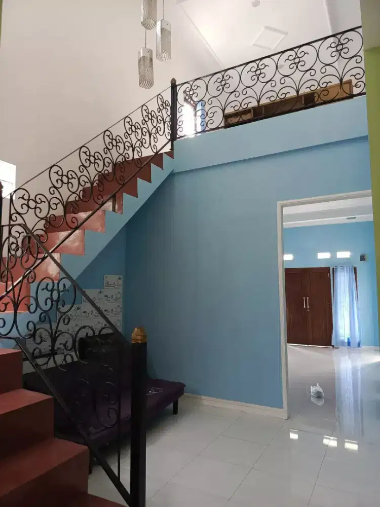 Jual rumah 2 lantai siap huni