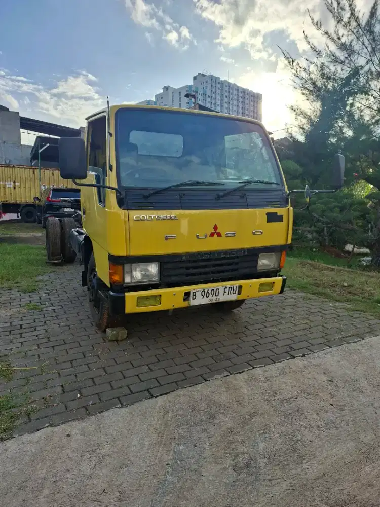 Mitsubishi Colt Diesel 120.ps.FE.349.CDD. ( Chasis ) saja bekas Box