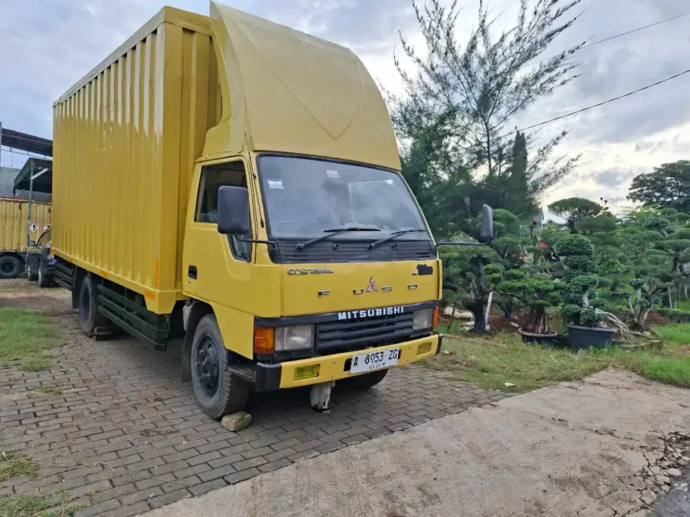 Mitsubishi Colt Diesel .FE.334.CDD.6.Ban Box Cargo Contener Jumbo