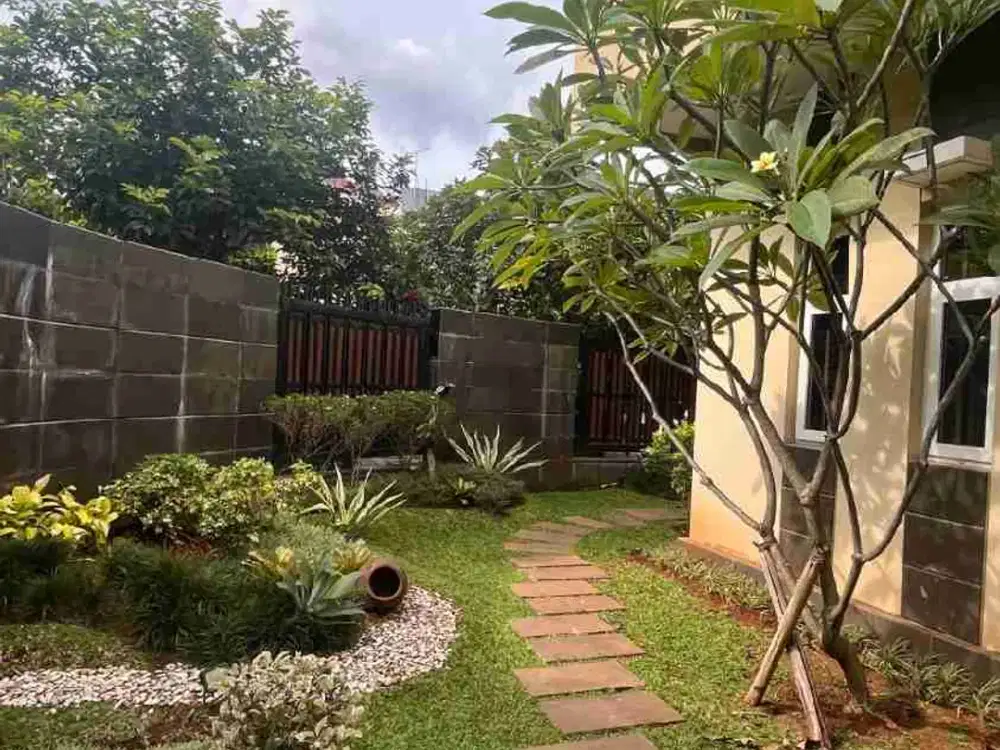 Rumah Mewah Hoek Semi Furnished di Cluster Sapphire PHG, Gading Serpong – Carport 3 Mobil & Ruang Kerja