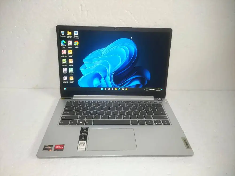 Lenovo Ideapad Slim 1 14AMN7 AMD Ryzen 3-7320U Ram 8GB Ssd 512GB B53
