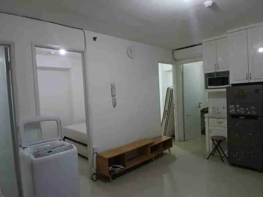 Disewakan 3Bedroom Semi Furnished Tower Dahlia Lt. 07