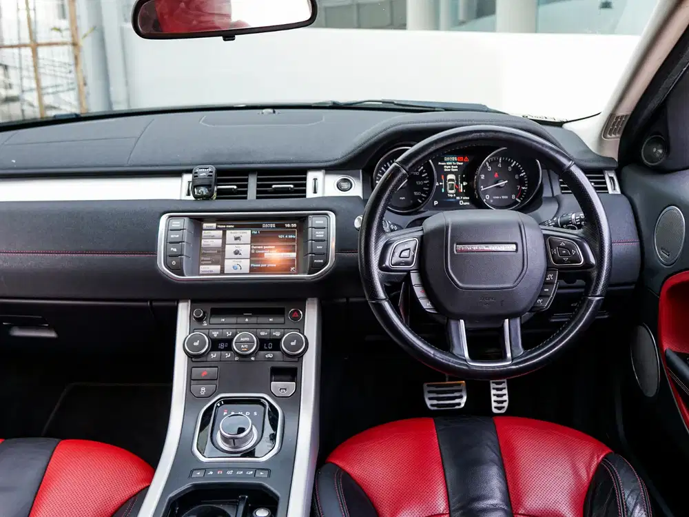 Low km Range Rover Evoque 2012