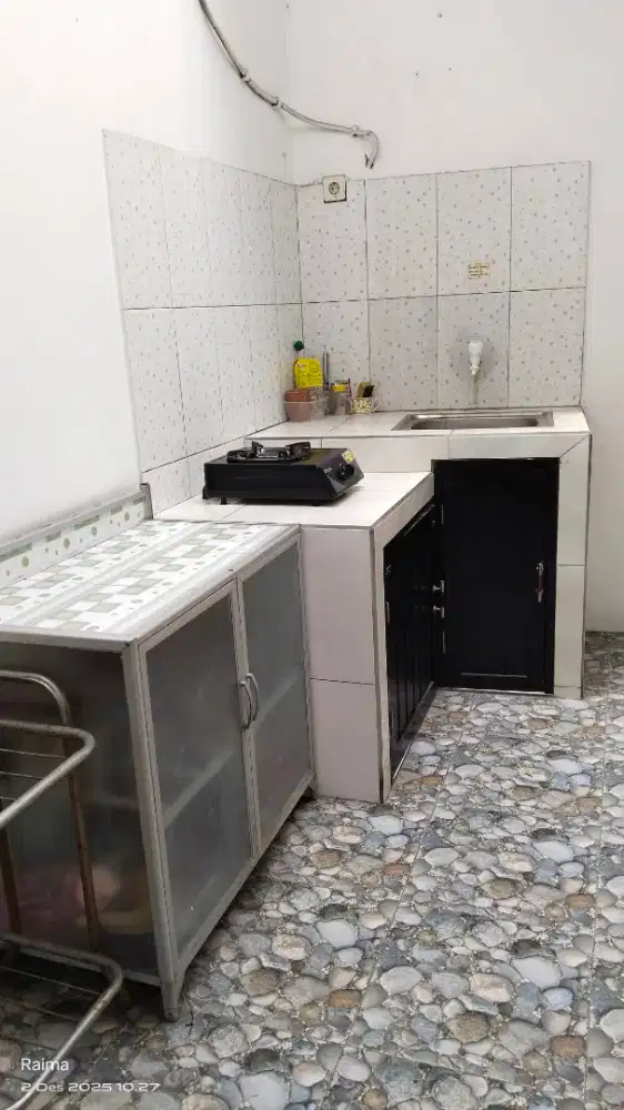 Kost putri di Mampang