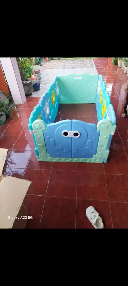 Pagar bayi/pagar bola l'abeille