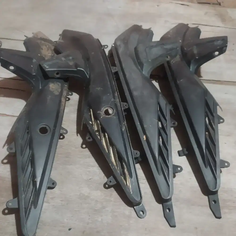 Body kasar vario karbu ada 2 pasang.original honda