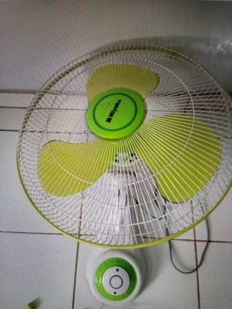 Kipas angin dinding Miyako masih bagus seperti di foto