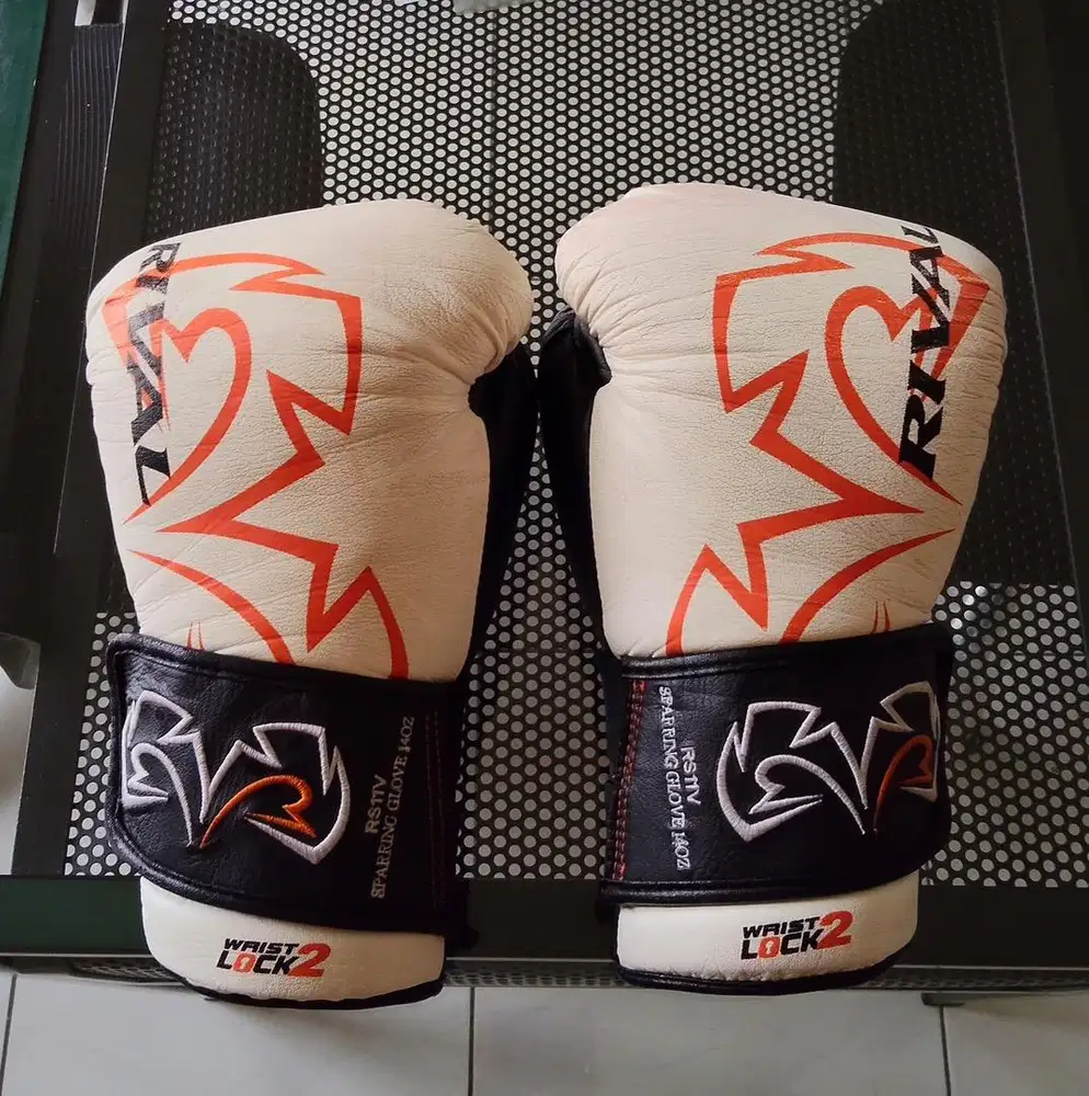(Preloved) - Sarung Tangan/Glove Boxing - (14oz)