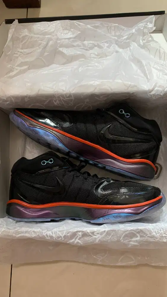 NIKE GT CUT HUSTLE 2 size 13 / 47,5