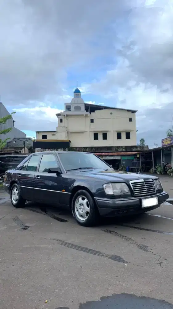 Mercedes-Benz E320 Masterpiece