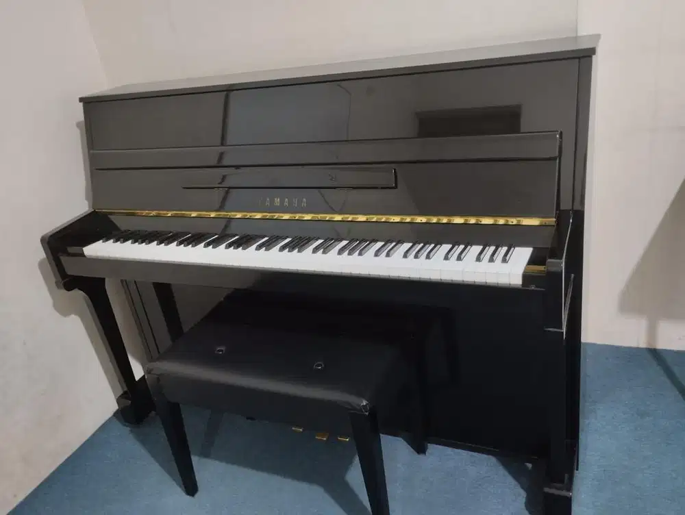yamaha piano LU 110 T